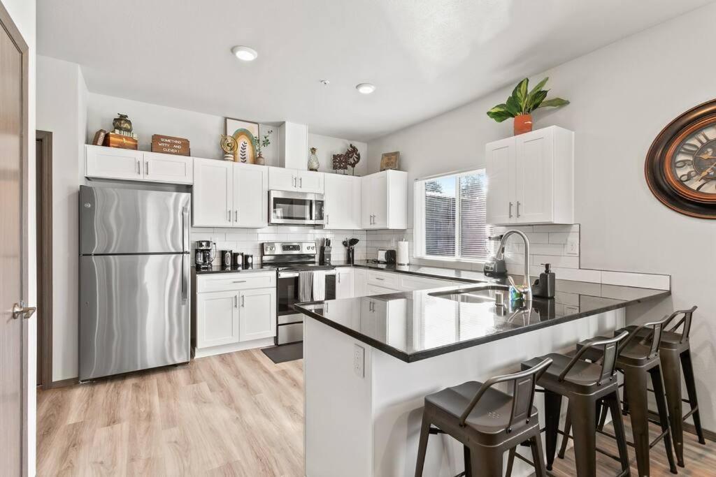 Апартаменты Brand New 2 Bed 2 Bath Near Perry District And Dt Спокан Экстерьер фото
